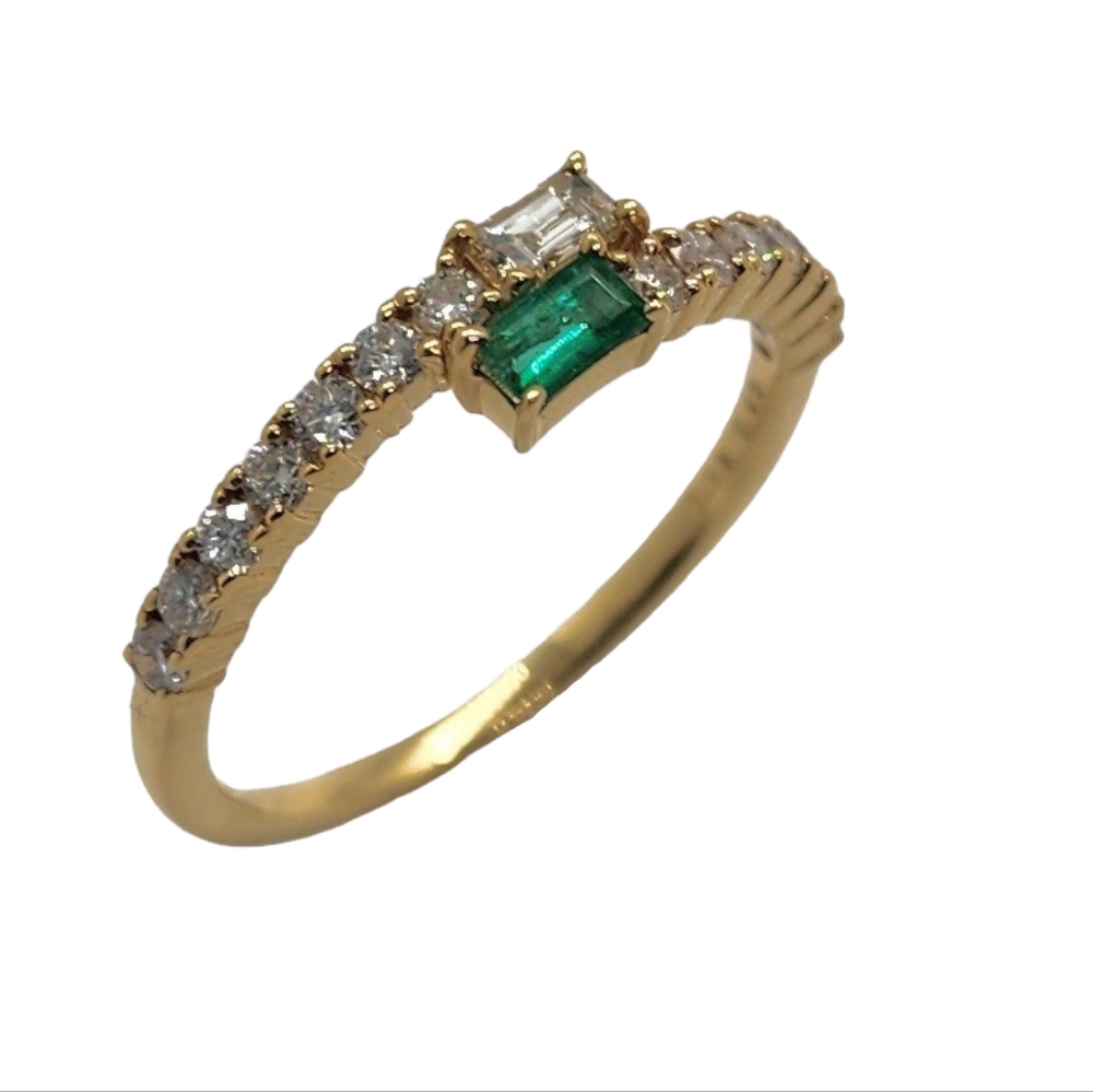 18kt YG Colombian Emerald and Diamond Ring